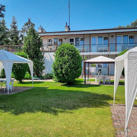 Dom Wczasowy Lodzianka Hotel Mrzezyno Exterior photo