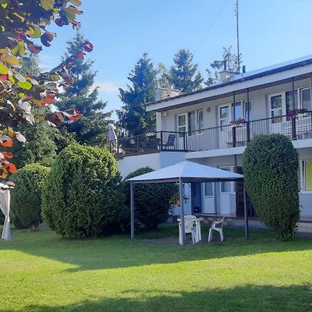 Dom Wczasowy Lodzianka Hotel Mrzezyno Exterior photo